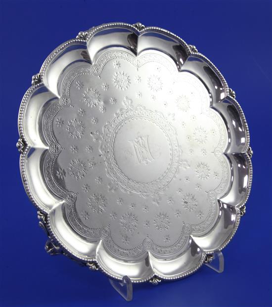A Victorian silver salver by Barnards & Sons Ltd, 13 oz.